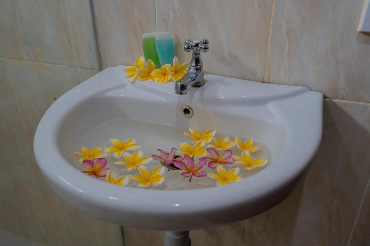 Lo Sari Bungalow Batununggul ภายนอก รูปภาพ